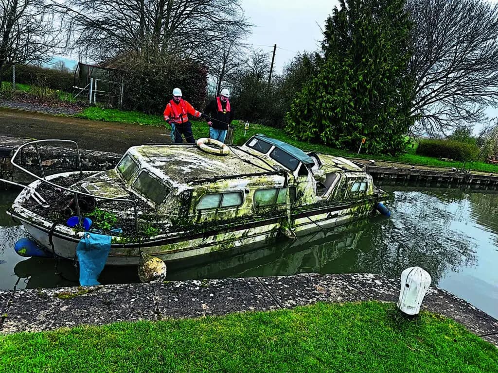 Biggest boat clean-up in a decade underway on Upper Thames
